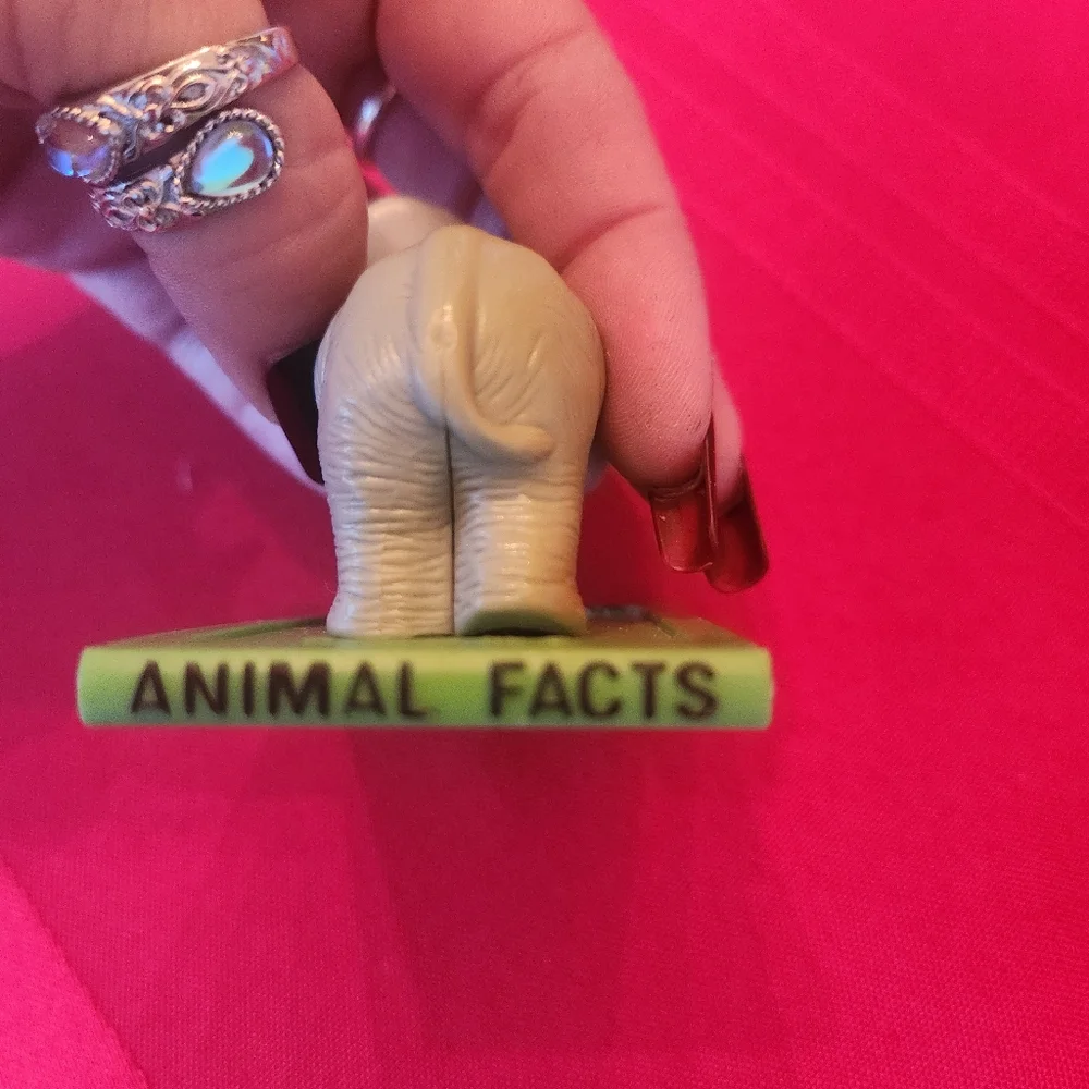 McDonalds 1992 - RARE Wild Animal Toy Book - Elephant Animal Facts